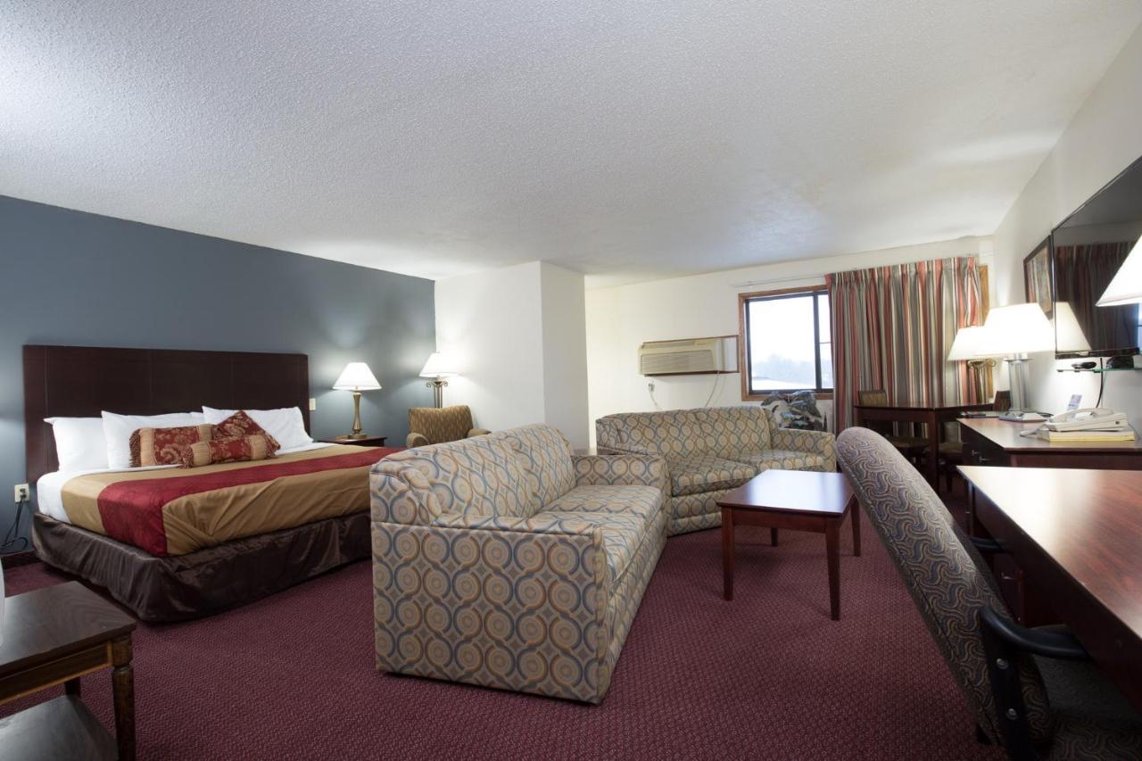 Travelodge By Wyndham Merrill Εξωτερικό φωτογραφία