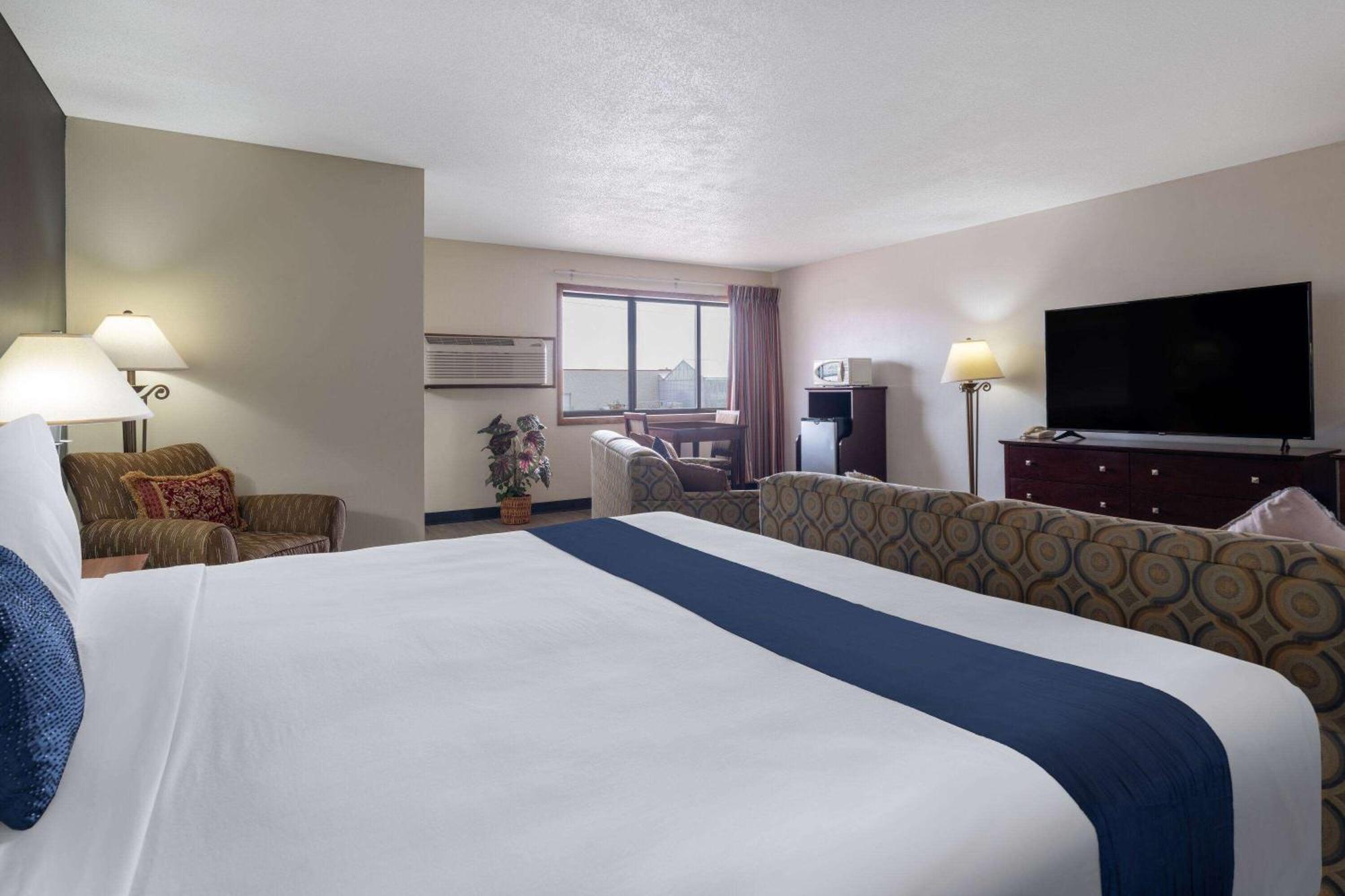 Travelodge By Wyndham Merrill Εξωτερικό φωτογραφία