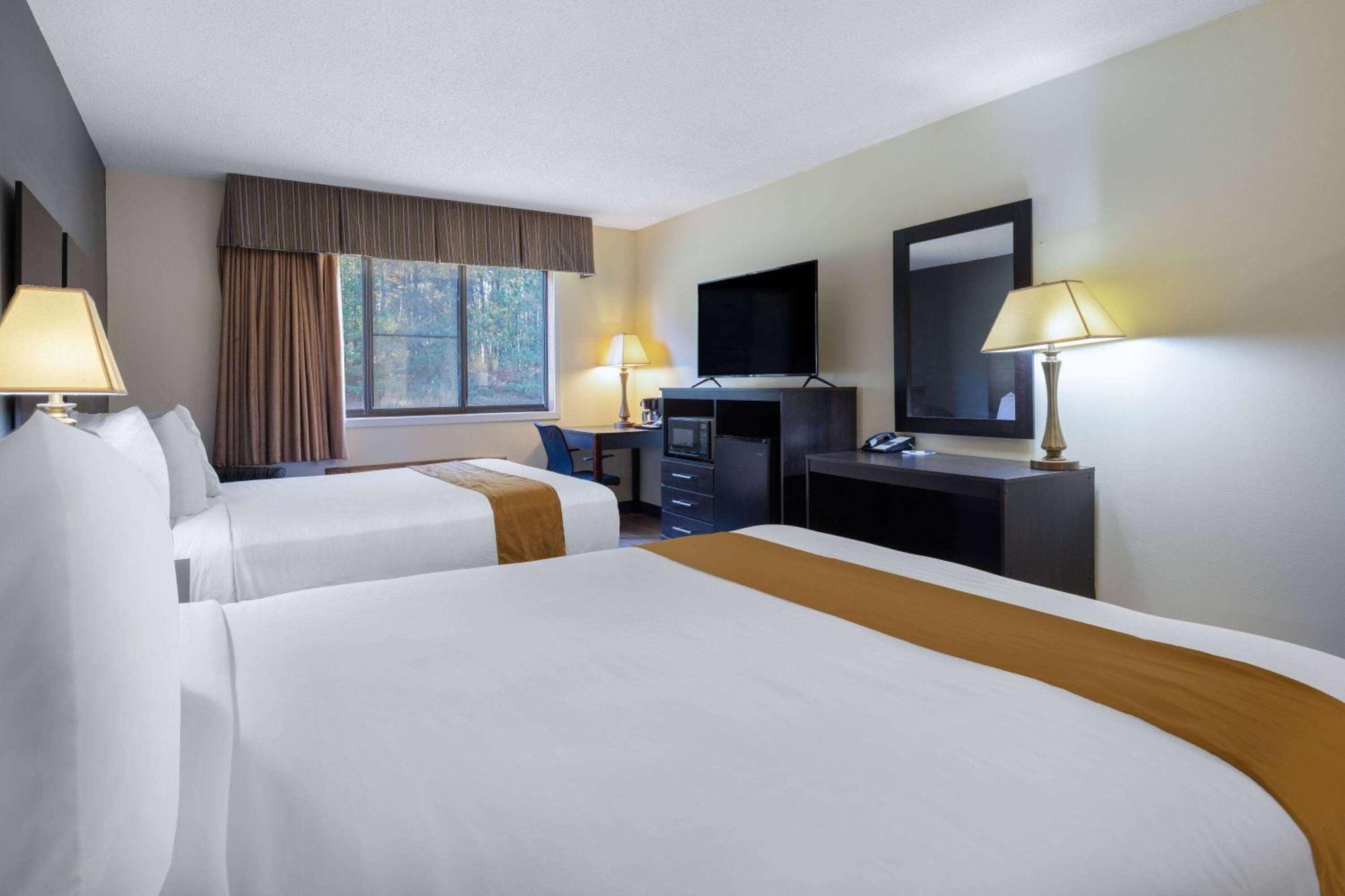 Travelodge By Wyndham Merrill Εξωτερικό φωτογραφία