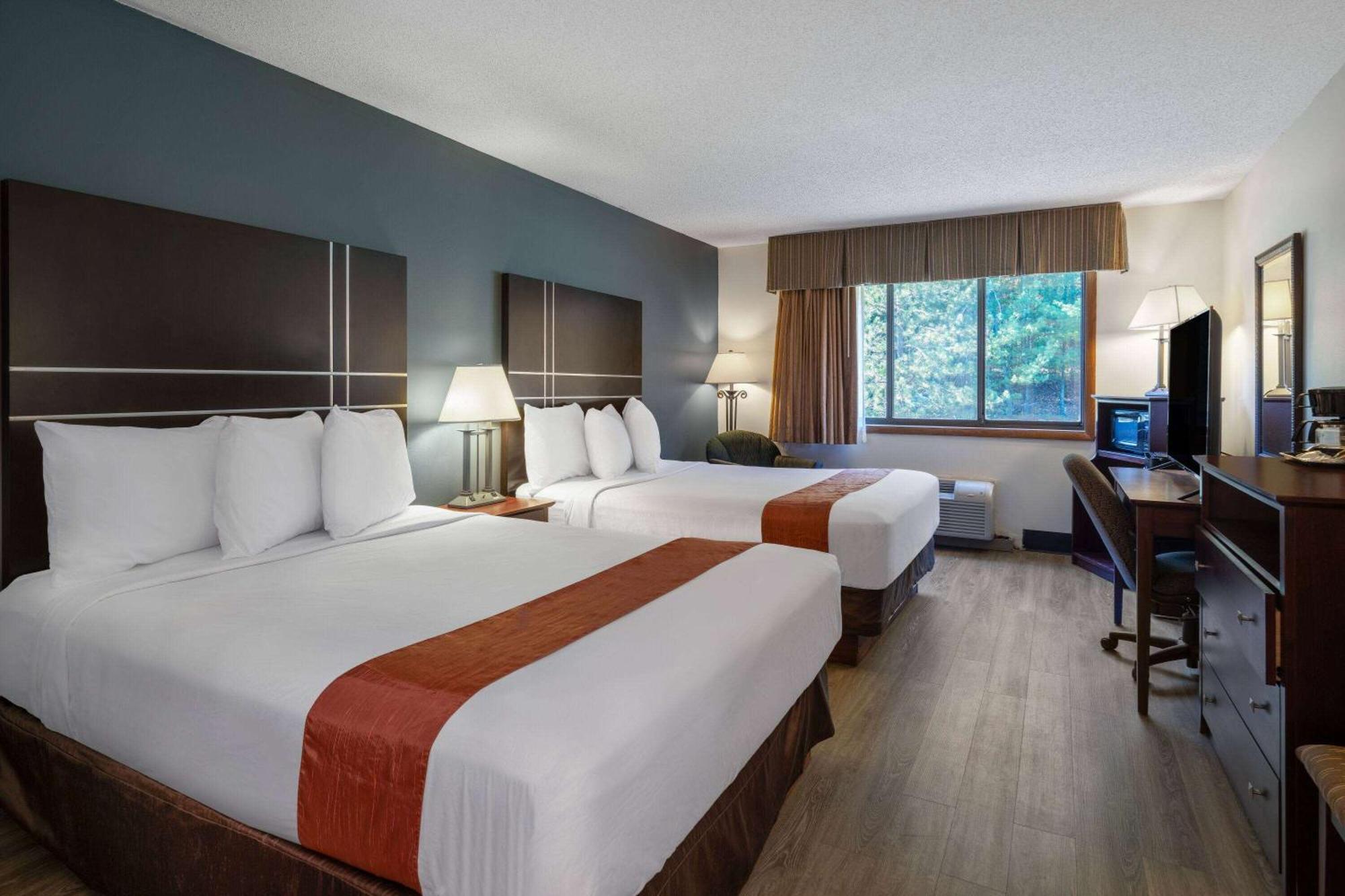 Travelodge By Wyndham Merrill Εξωτερικό φωτογραφία