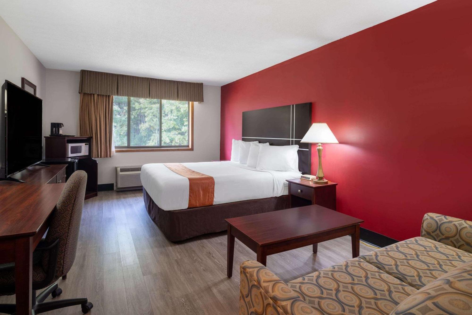 Travelodge By Wyndham Merrill Εξωτερικό φωτογραφία