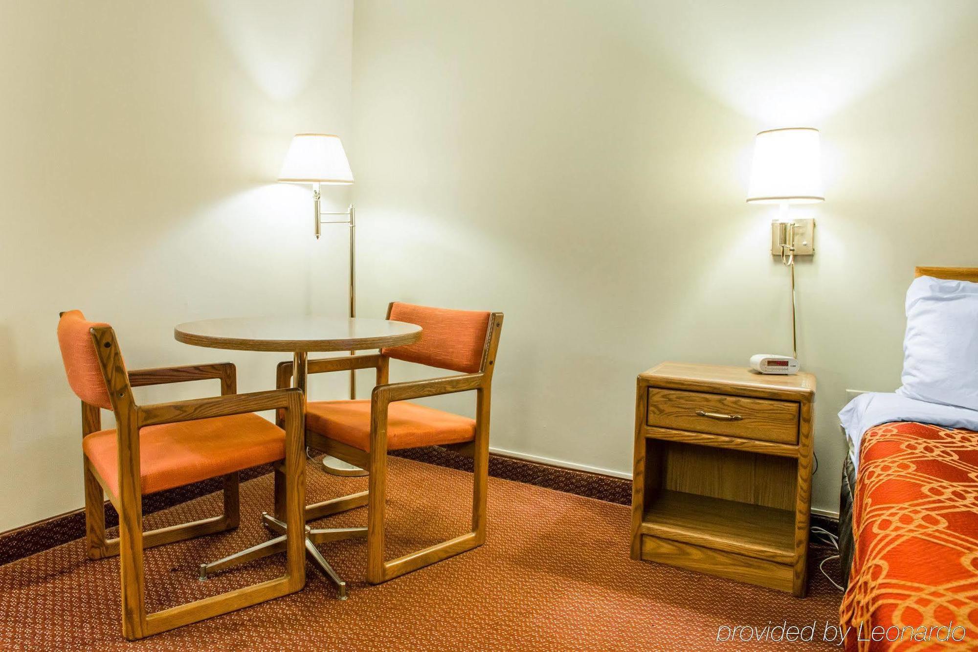 Travelodge By Wyndham Merrill Εξωτερικό φωτογραφία